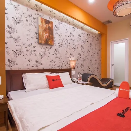 Reddoorz @ Duong Ba Trac Street Hotel